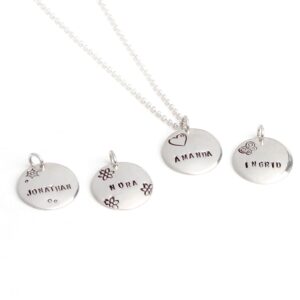 Navnesmykke håndlaget i ekte sølv