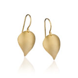 Hjerteskjell ørepynt i forgylt sølv