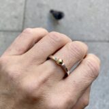 Firkantring med gullkule