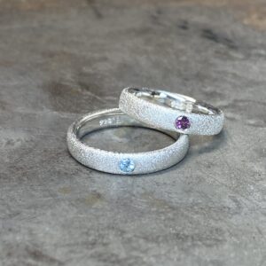 Sølvring med halvedelsten